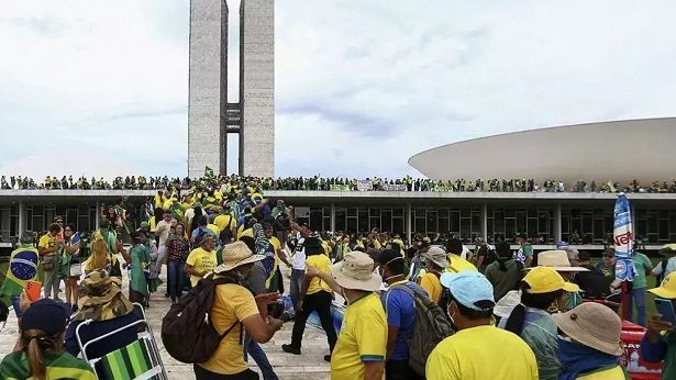 1.400 pessoas seguem presas por envolvimento aos ataques em Brasília - brasil