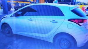 Carro roubado em Camaçari é recuperado em Porto Seguro - porto-seguro, noticias, camacari