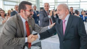 Reitor da UFRB participa de reunião com o presidente Lula e ministros - podcast, noticias, cruz-das-almas, bahia