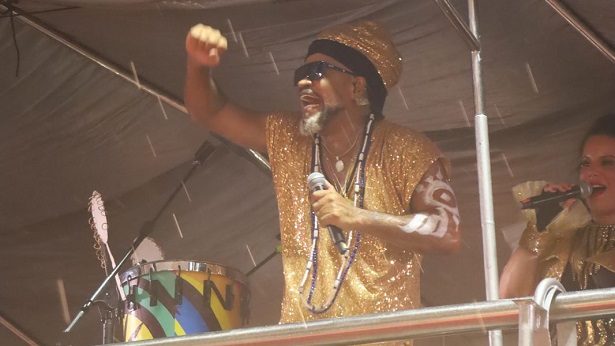 Brown enaltece Neguinho do Samba como mestre e destaca inspirações criadas pela Timbalada - bahia