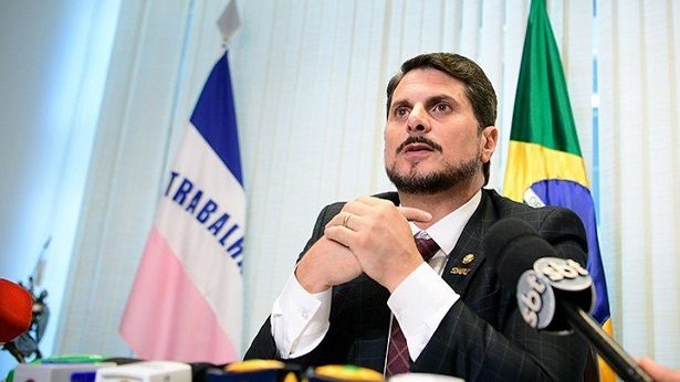 Do Val volta atrás e aponta Silveira como responsável por arquitetar reunião golpista - politica