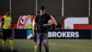 Vitória é derrotado pelo CSA na Copa do Nordeste; técnico João Burse é demitido - esporte