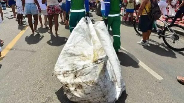 Limpurb recolhe mais de 80 toneladas de lixo após Festa de Iemanjá - salvador, bahia
