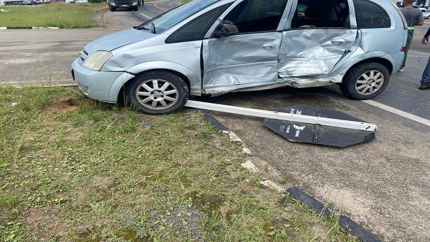 SAJ: Colisão entre carro de passeio e caminhão na BR-101 deixa feridos - saj, noticias, destaque, transito