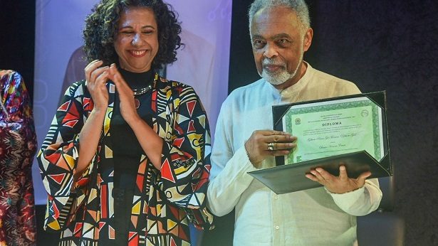 Gilberto Gil recebe título de doutor honoris causa no IFBA - celebridade