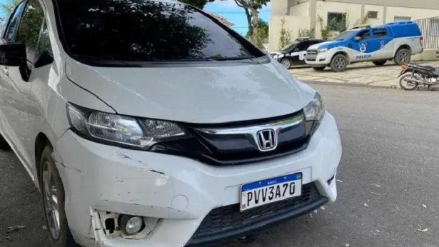 Eunápolis: Suposto carro utilizado em tentativa de sequestro de estudante é apreendido - eunapolis, bahia