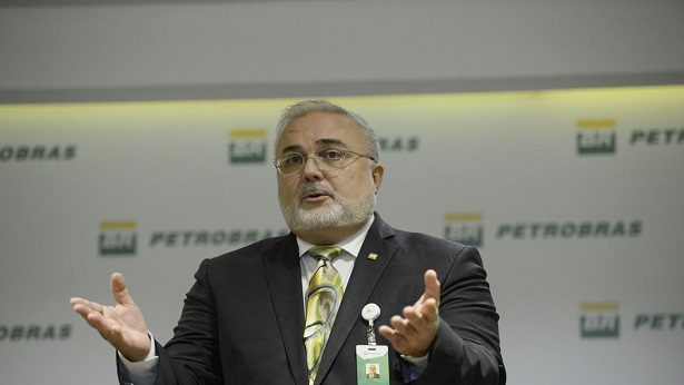 Presidente da Petrobras diz que pode reduzir preço da gasolina - economia, brasil
