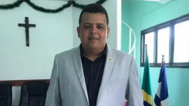 Lafaiete Coutinho: Presidente da Câmara denuncia prefeito por reajuste de 140% em diária - lafaiete-coutinho, bahia