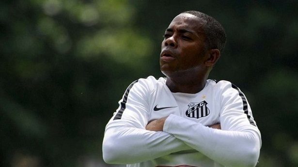 Defesa de Robinho entrega passaporte ao STJ - justica, celebridade, esporte