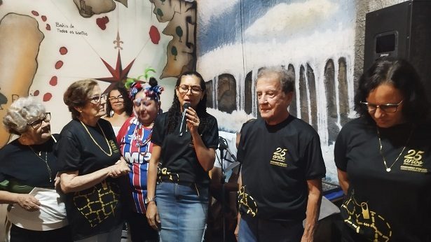 SAJ: Ex-prefeito e ex-secretária são homenageados na festa dos 25 anos do 1º Concurso Público para servidores - saj, podcast, noticias, destaque
