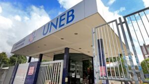 Professores universitários da Bahia vão cruzar os braços nesta quarta para exigir reajuste salarial - bahia