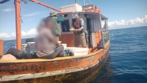 Porto Seguro: Cippa apreende carvão ilegal e embarcação que realizava pesca ilegal - porto-seguro, bahia