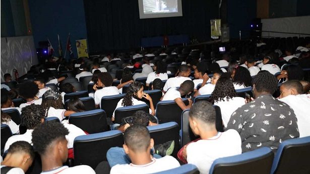 Estudantes da rede estadual de Salvador assistem a filmes sobre questões socioambientais - noticias, bahia