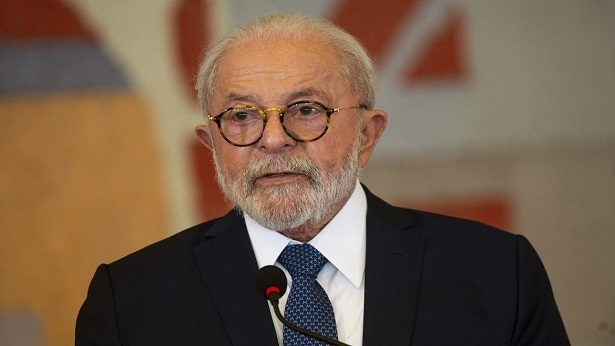 Lula desembarca na Arábia onde apresenta projetos de investimento - politica