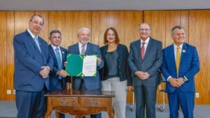 Presidente assina decreto que garante mais autonomia ao Centro de Bionegócios da Amazônia - brasil