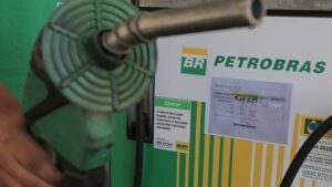 Governo lança canal de denúncias sobre preço de combustíveis - economia
