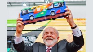 Lula exalta papel de ônibus elétricos para futuro sustentável da mobilidade no país - brasil
