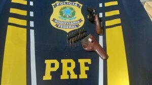 Chapada Diamantina: PRF flagra ultrapassagem proibida e prende homem com revólver e munições - policia, chapada-diamantina