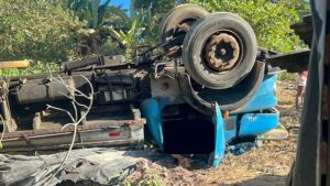 SAJ: Motorista morre após caminhão capotar na zona rural - saj, noticias, destaque