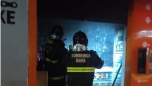 SAJ: Princípio de incêndio é registrado em loja de manutenção de celulares - saj, noticias, destaque