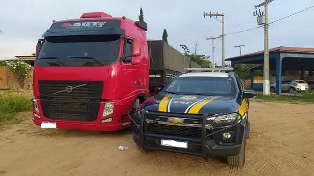 Seabra: PRF apreende caminhão com 16 toneladas de produto sem nota fiscal - seabra