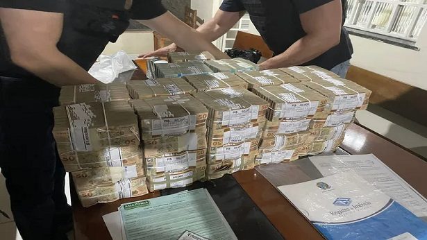 PF apreende R$ 3,2 milhões dentro de sacos de lixo em Roraima - policia
