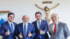 Lula dá posse a três ministros e cria ministério para pequena empresa - politica