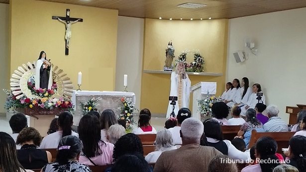 Santa Teresinha: Paróquia realiza missa festiva de sua co-padroeira - santa-teresinha, noticias, catolico