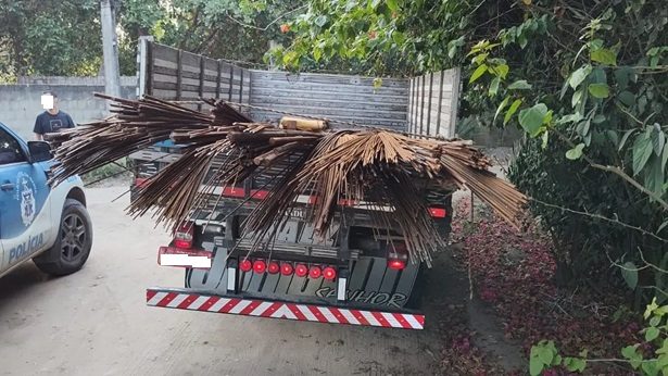 Arraial D’Ajuda: Polícia recupera carga de vigas de aço avaliada em R$ 20 mil - porto-seguro, noticias