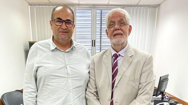 Jequié: Hassan e Jorge Solla protocolam pedido à Sesab para compra de aparelho de radioterapia - jequie, bahia