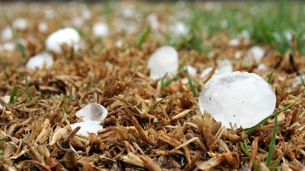 Barreiras: Município tem mais de três mil raios e chuva de granizo após onda de calor - destaque, barreiras