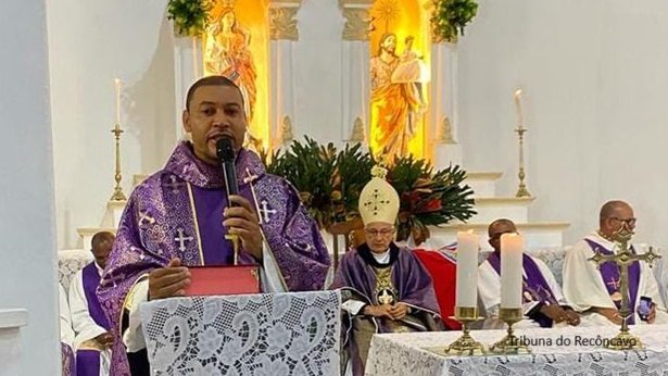 Nilo Peçanha: Padre Jurandir Pereira é empossado pároco da Paróquia Senhor do Bonfim - noticias, nilo-pecanha, destaque, catolico