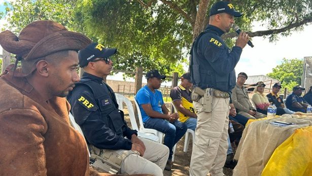 Tribuna do Recôncavo / Bahia / Serrinha: PRF promove palestra educativa  para vaqueiros sobre segurança
