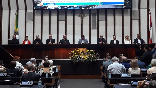 Bispo da Diocese de Jequié Dom Paulo Romeu Dantas Bastos recebe comenda 2 de Julho na ALBA - noticias, jequie, destaque, catolico, bahia