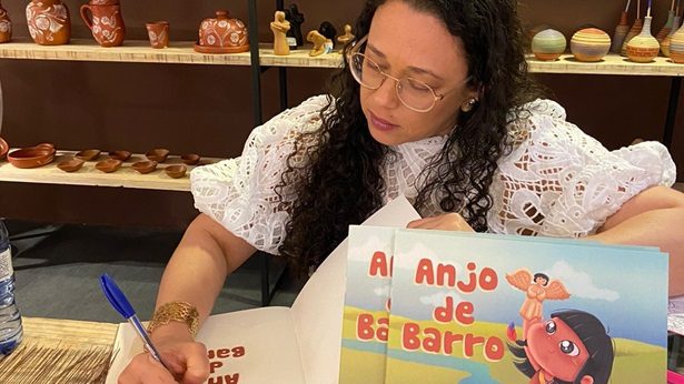 Escritora nazarena Ionã Scarante é uma das atrações do espaço infantil da Bienal do Livro - nazare, destaque