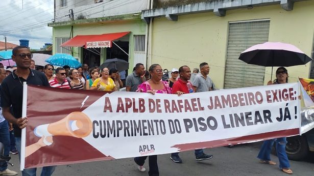 Rafael Jambeiro: Professores da Rede Municipal entram em greve por tempo indeterminado - rafael-jambeiro, noticias, destaque