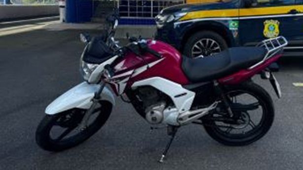 PRF recupera moto roubada dentro de bagageiro de ônibus na BR-116 - vitoria-da-conquista, bahia