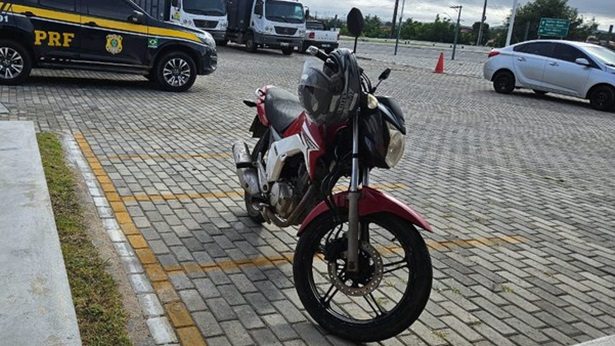 PRF recupera motocicleta roubada que foi negociada em troca de uma vaca - paulo-afonso, noticias, bahia