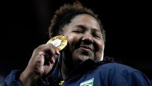 Bolsa Atleta: Beatriz Souza conquistou o primeiro ouro do Brasil na categoria +78kg do judô - esporte