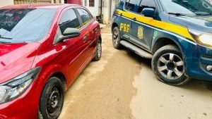 Carro roubado em Salvador é recuperado em Presidente Tancredo Neves - presidente-tancredo-neves, destaque