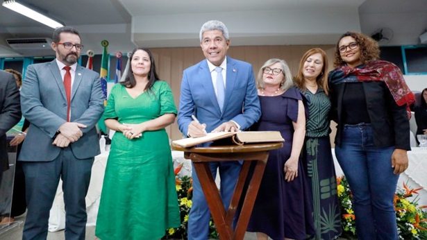 Governador participa da posse da nova vice-reitora da Uefs e entrega Pavilhão de Aulas 1 - bahia