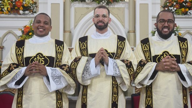 Seminaristas Marcelo, Magno e Jeremias são ordenados diáconos na Diocese de Amargosa - noticias, catolico, amargosa