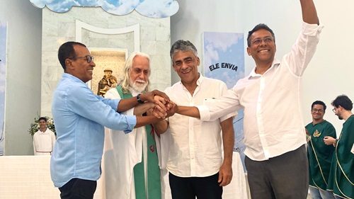 Padre Nelson abençoa os 3 candidatos a prefeito em Santo Antônio de Jesus - saj, destaque