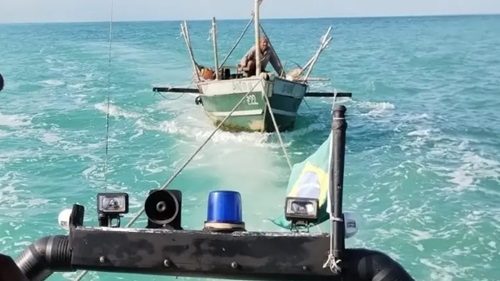 Pescador é resgatado após ficar à deriva em Porto Seguro - porto-seguro, noticias, destaque