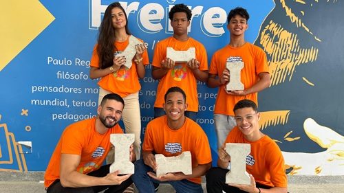 Serrinha: Estudantes do CETEP SISAL usam papel descartado e fibra do coco para desenvolver biocimento - serrinha, bahia