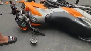 SAJ: Jovem fica ferido após colisão entre carro em moto - saj