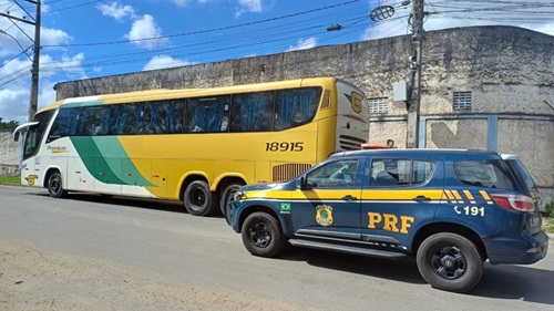 Passageiro é detido por ato obsceno dentro de ônibus de turismo na BR-101 - itabuna