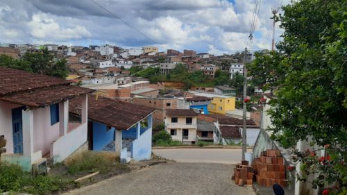 Motociclistas são vistos fazendo manobras arriscadas e sem capacetes em Presidente Tancredo Neves - presidente-tancredo-neves, noticias