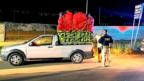 Fiat Strada é retida em Santo Antônio de Jesus por transportar bananas de forma irregular - saj, noticias