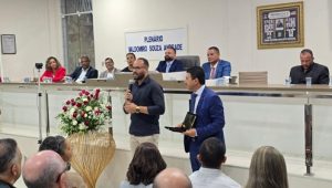 Marcos Paulo Sousa Santos recebe título de Cidadão Lagista na Câmara Municipal de Laje